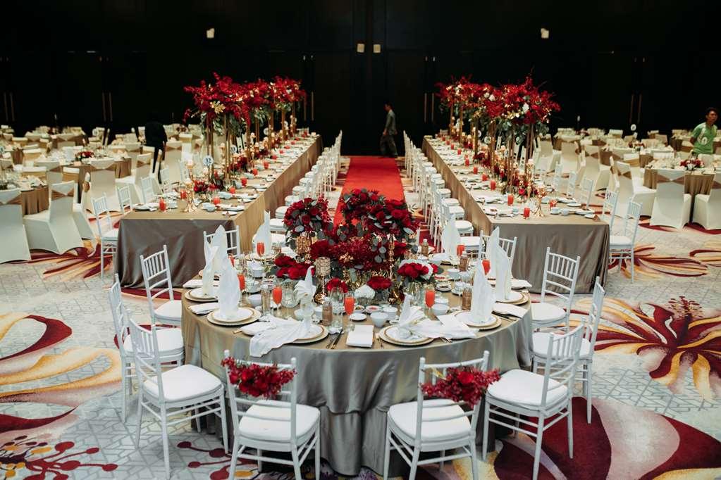 Pavilion Hotel Kuala Lumpur Managed By Banyan Tree Екстериор снимка The ballroom of the hotel