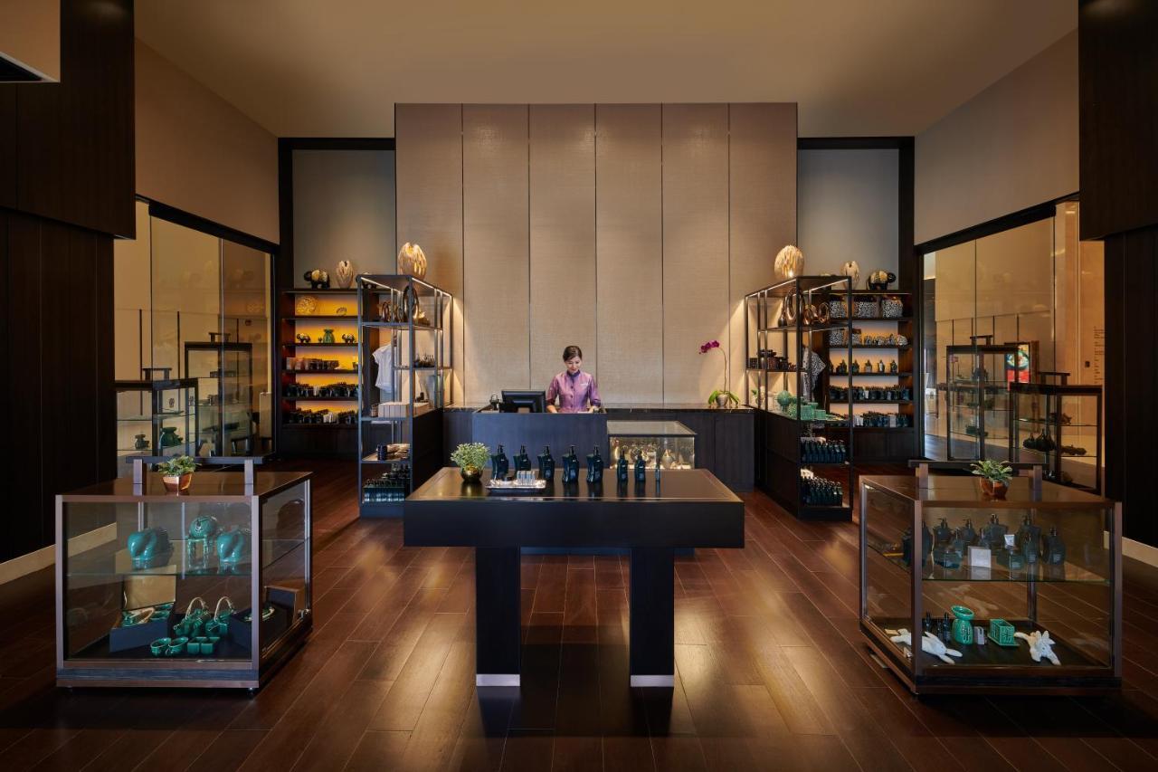 Pavilion Hotel Kuala Lumpur Managed By Banyan Tree Екстериор снимка The Spa at The Westin